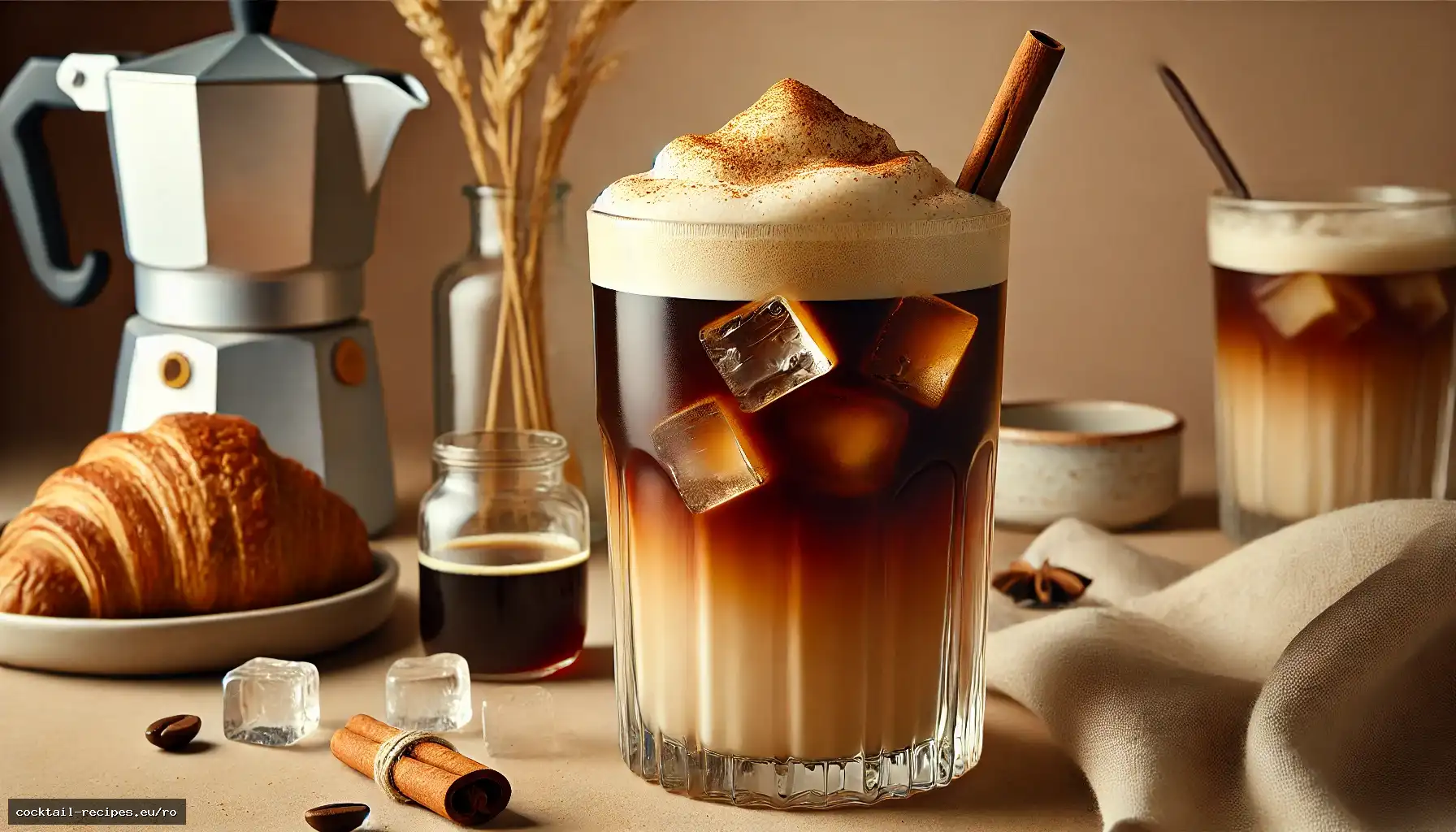 Cold Brew cu Sirop de Arțar Condimentat și Spumă de Lapte de Ovăz